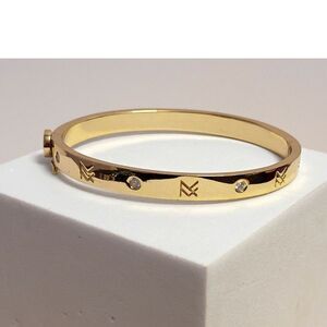 Designer signed, Miranda Frye, Cuff Hinged Bracelet 18k gold plated Rhinestones